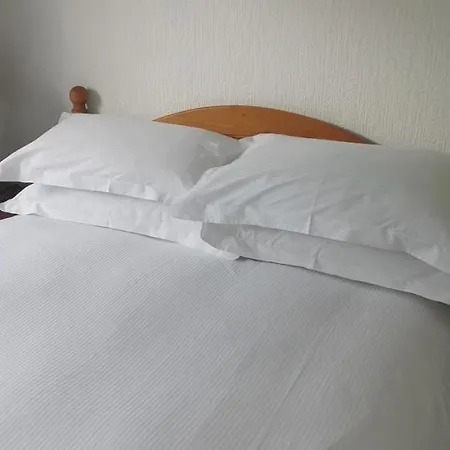 Spring Gardens Nyaraló Cayton